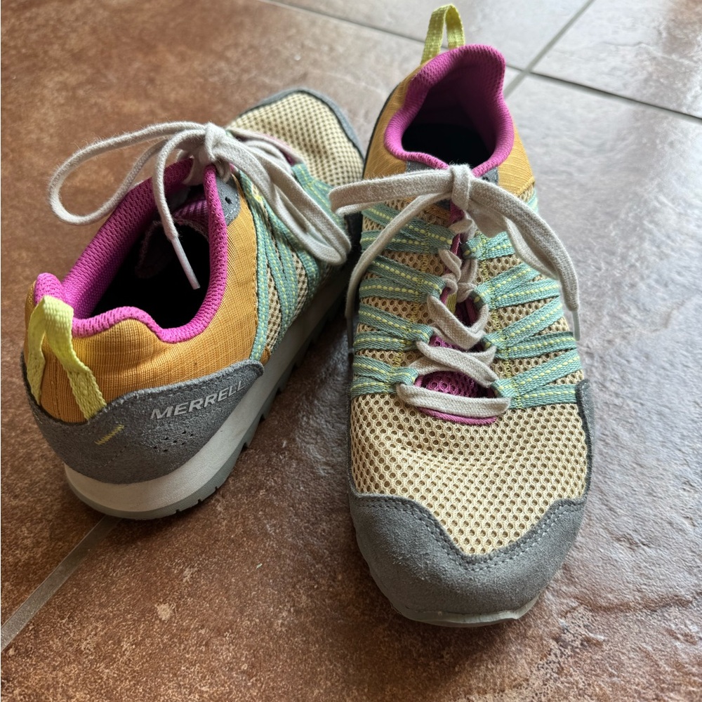 Merrell Women’s hiking sneakers size 8
